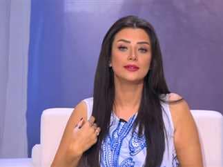 أدوارد لرضوى الشربيني” الدنيا مابتقفش على ست ”