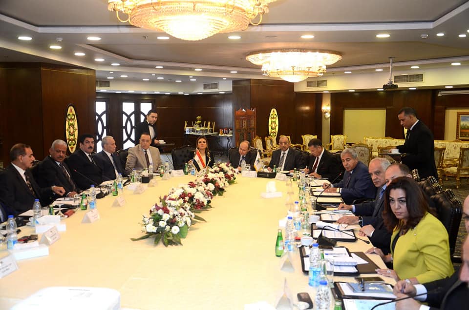 وزير التجارة والصناعة يشارك فى حوار مفتوح مع المحافظين الجدد بوزارة التنمية المحلية