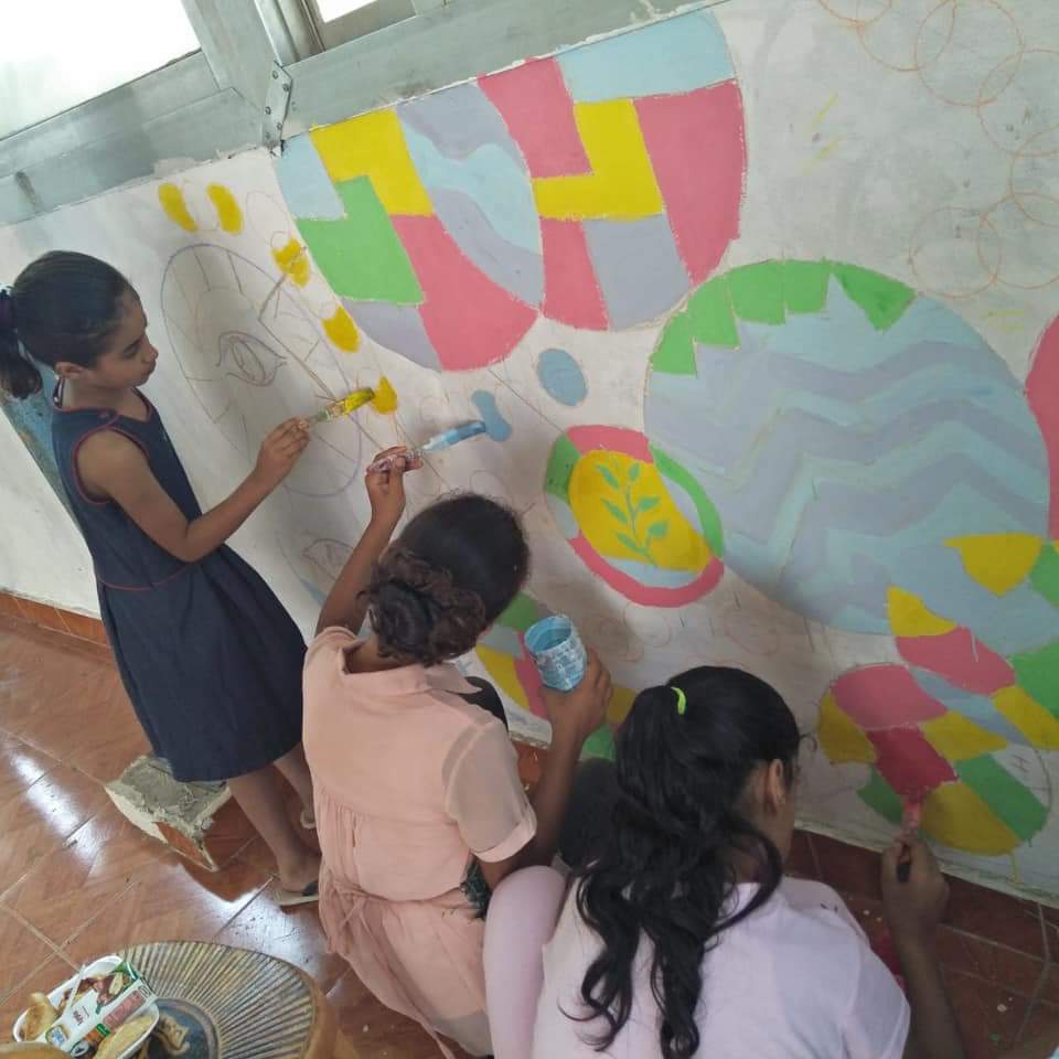 ورشة رسم جدارية بمؤسسة فتيات الأبعادية بدمنهور