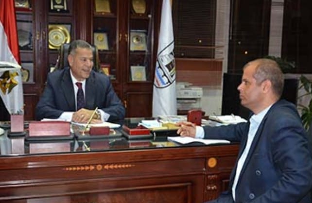 محافظ بني سويف يتابع مستوى الخدمات للمواطنين بالمصالح الحكومية