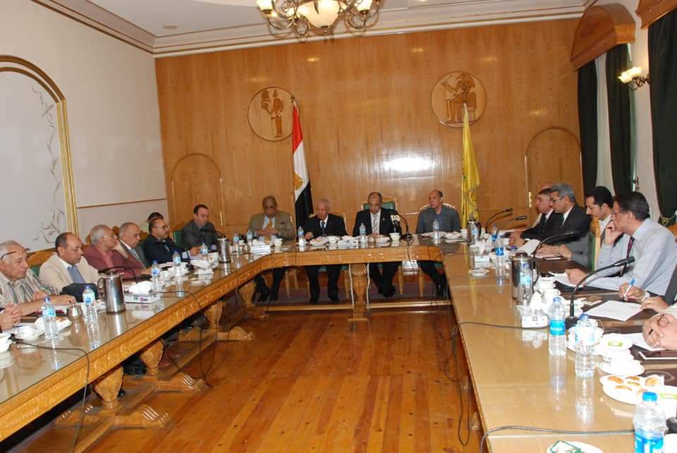 ابوستيت: وضع خطة بحثية مشتركة تساهم فيها المراكز البحثية بالوزارة بالتعاون مع كليات الزراعة