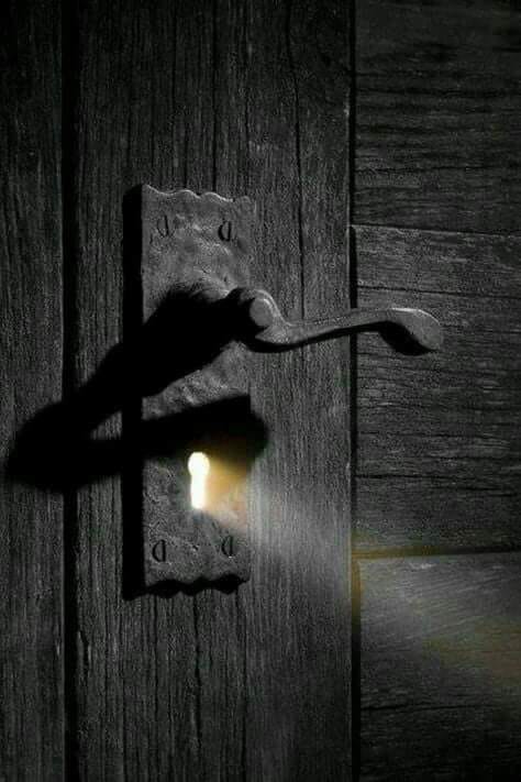 على باب مدينتك