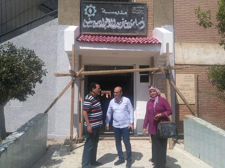 بالصور :خشانة يتفقد مدرسة اسامة بن زيد الاعدادية بنين بالسويس