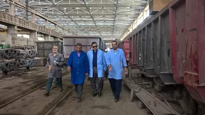 رئيس هيئة السكة الحديد يتفقد ورش التبين المتخصصة فى عمرة وصيانة الجرارات