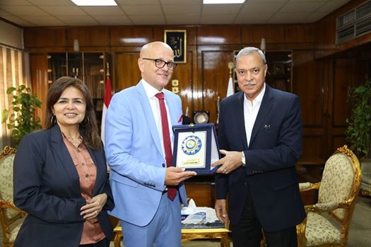 محافظ قنا يستقبل ممثل صندوق الامم المتحدة للسكان