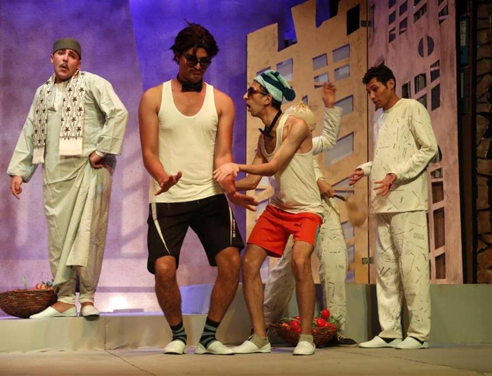 ” ولاد البلد” هدية ” بيت المسرح” لبني سويف