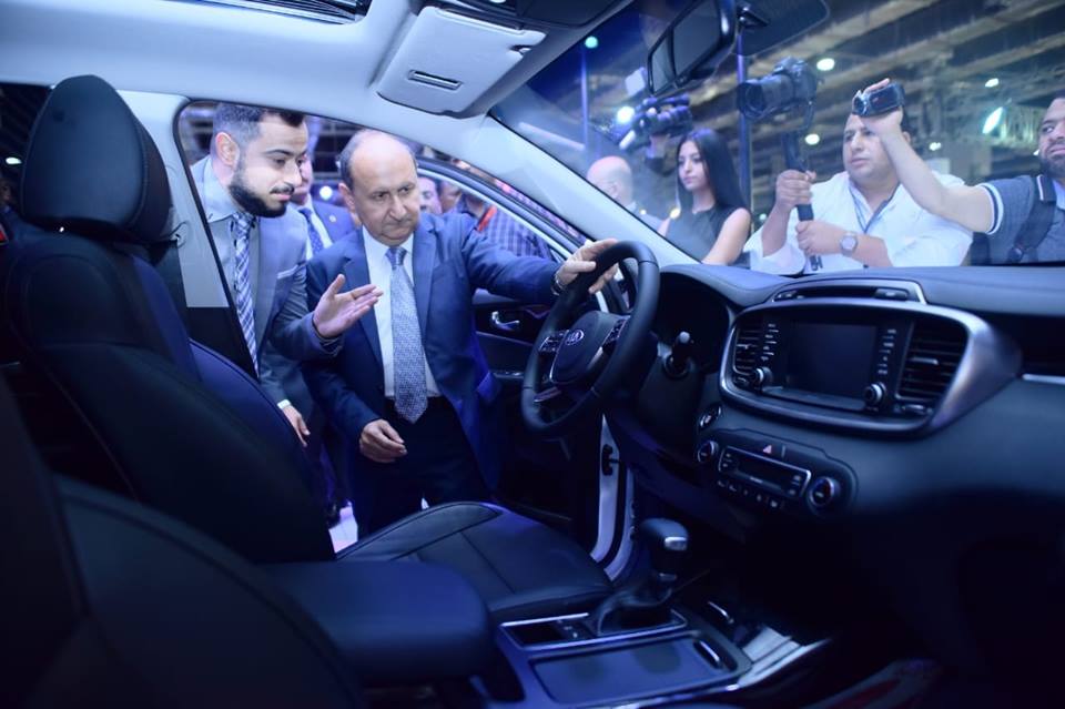 وزير التجارة والصناعة يتفقد معرض القاهرة الدولى للسيارات فورميلا 2018