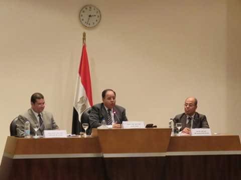 وزير المالية يؤكد صرف رواتب العاملين بالدولة من 24 وحتى 28 من كل شهر