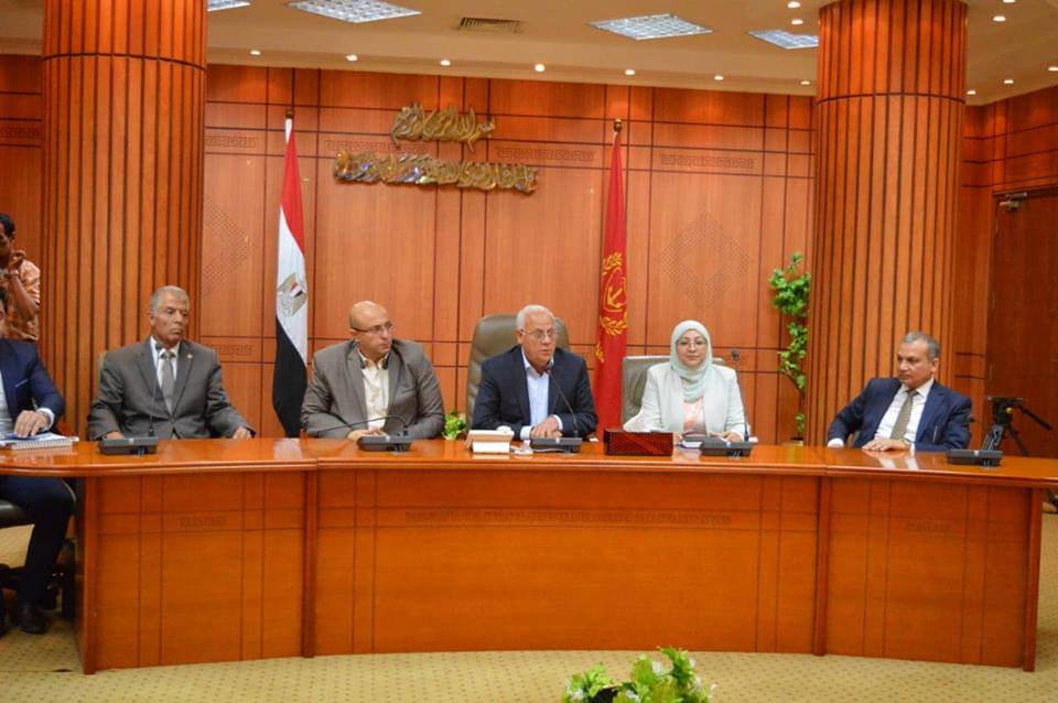 محافظ بورسعيد يؤكد افتتاح عدة مشروعات كبري قريبا