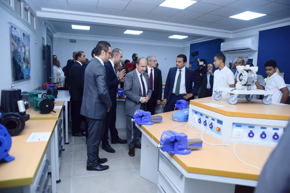 وزير التجارة والصناعة يفتتح مدرسة زين العابدين الفنية المتميزة ”التعليم المزدوج”