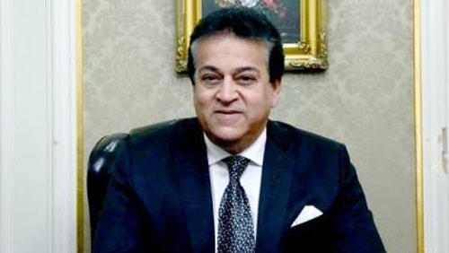 وزير التعليم العالى يستعرض تقريرا حول توقيع مدينة للعلوم والتكنولوجيا اتفاقية تعاون بجنوب الصين