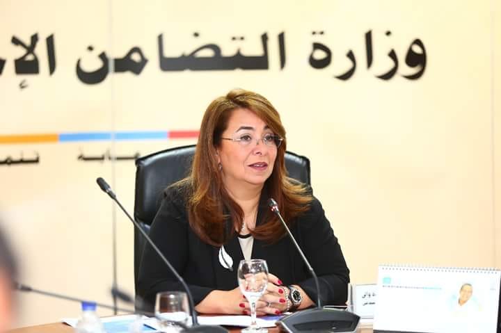 غادة والي تنعي المخرجة الكبيرة عطيات الأبنودي