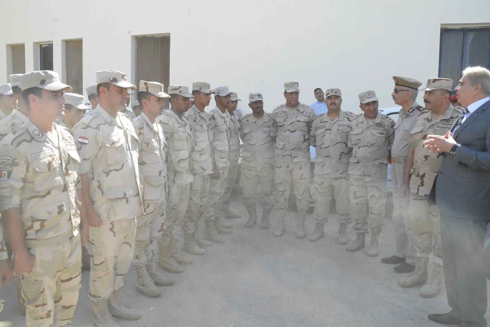 محافظ المنيا يزور المطار ومنطقة التجنيد في الذكرى الـ 45 لنصر أكتوبر