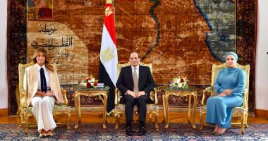الرئيس السيسي وقرينته يستقبلان ميلانيا ترامب بقصر الاتحادية