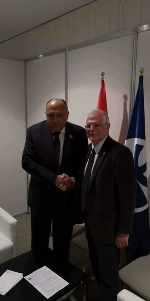 شكري يعقد مباحثات مع نظيره الإسباني