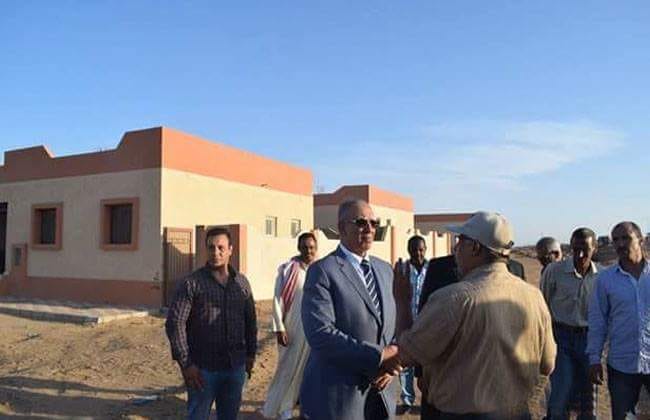 محافظ البحر الاحمر يتابع الأنشاءات بمشروع اسكان الروضة