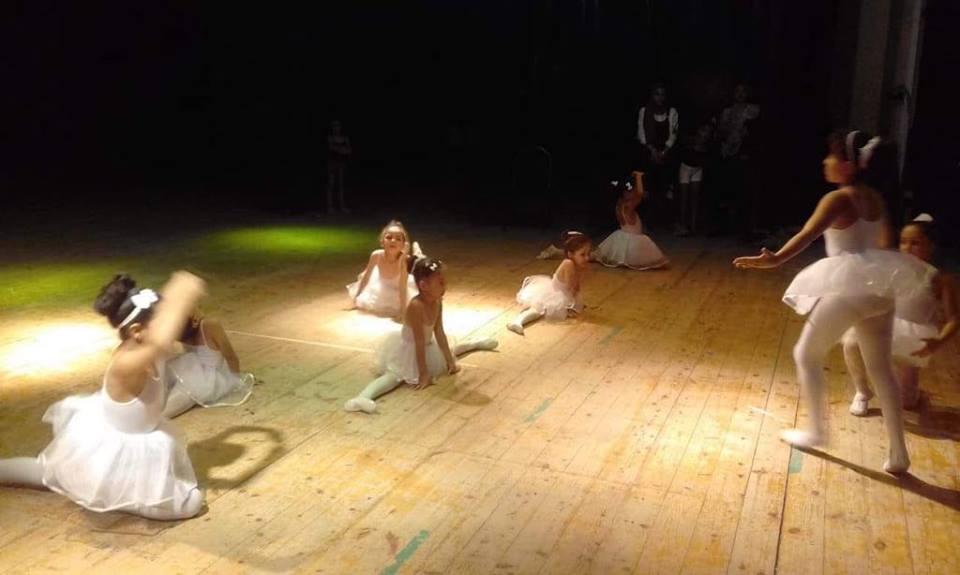 استعراضات لفرقة الدراما الحركية بثقافة دمياط