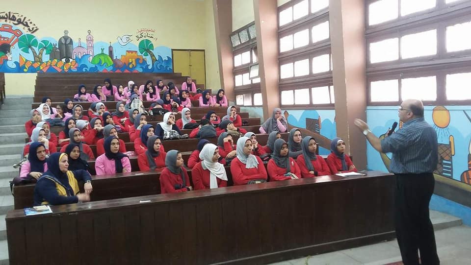 ندوة بعنوان ” تأثير مواقع التواصل الاجتماعي علي الشباب ” بغرب الاسكندرية