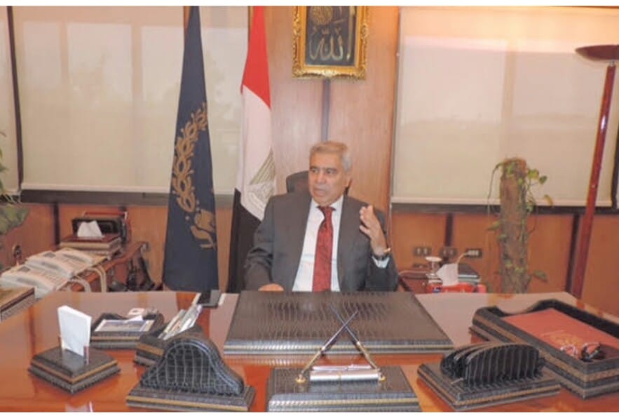 محافظ المنيا يكلف رؤساء المدن بفحص طلبات الأكشاك العاجلة