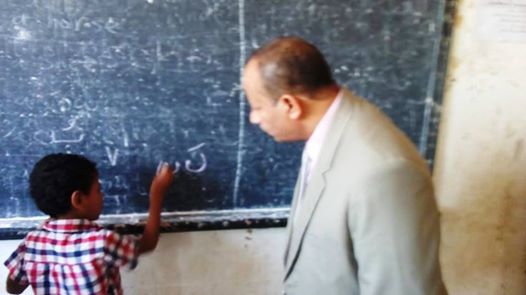 وكيل وزارة التربية التعليم بقنا يفاجئ مدارس نقادة