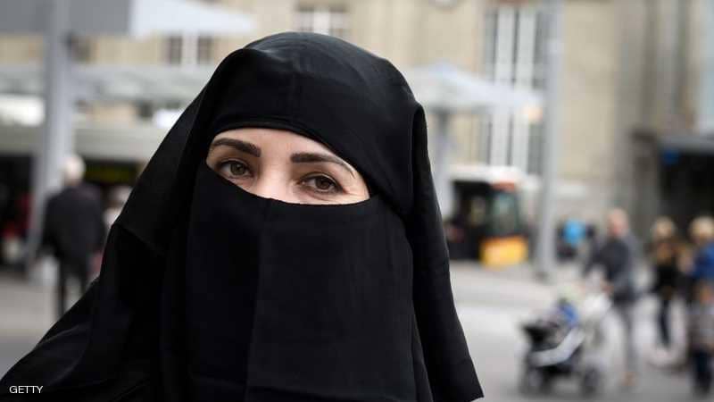 منع ارتداء النقاب بدولة الجزائر بالمرافق العامة نهائيا