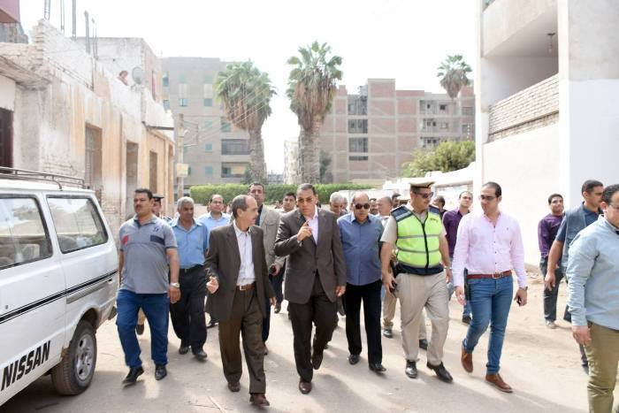 محافظ الشرقية يتابع تنفيذ حملة الإزالة المكبرة لرفع الإشغالات بنفق السكة الحديد