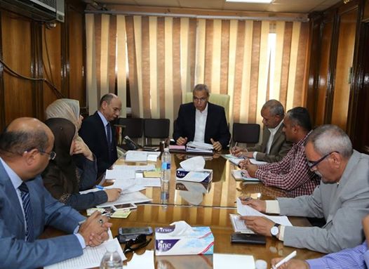 محافظ قنا يعقد الاجتماع الدورى للجنه العامة لحماية الطفل