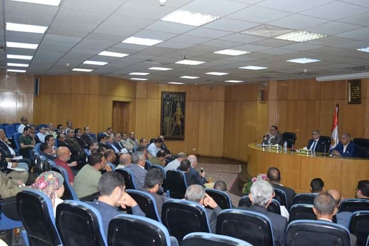 رئيس الوزراء يُوجه بالإسراع فى إجراءات الحصول على القرض لشراء القطن من المزارعين