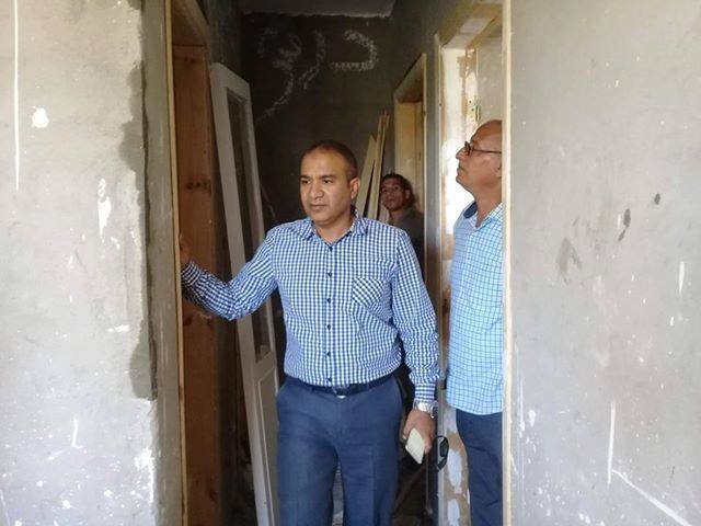 رئيس مركز ابوقرقاص يتفقد أعمال إنشاء 17 عمارة بطريق المنشأة