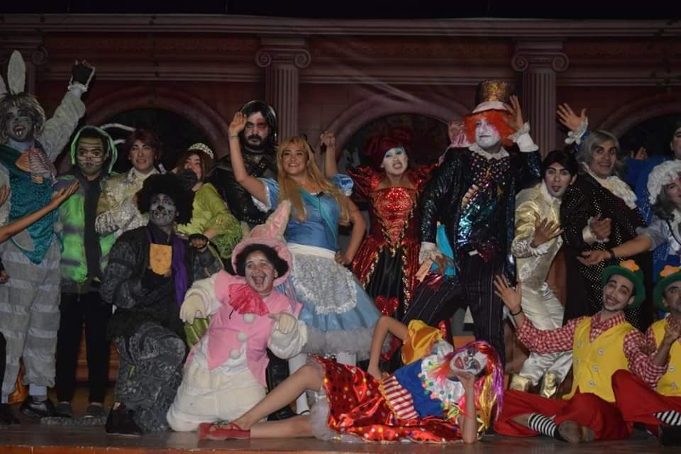 ” أليس في بلاد العجائب” يحقق إيرادات المليون جنيه