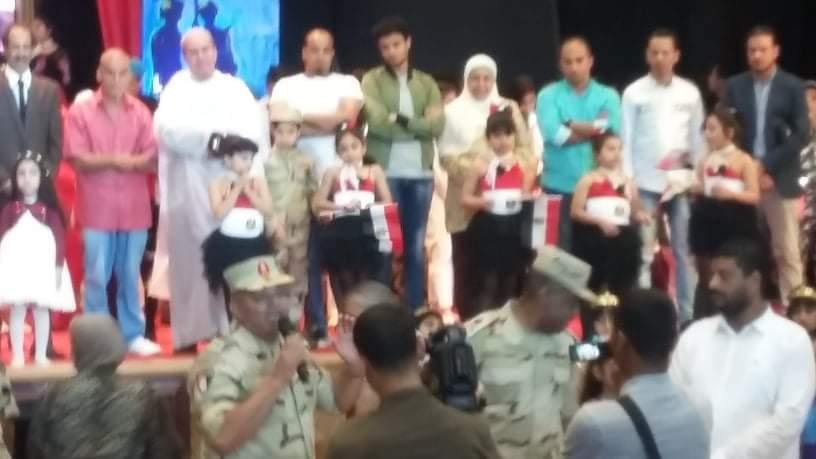 قائد الجيش الثالث الميدانى يشهد ملحمة فنية عن أنتصارات مصر عبر التاريخ