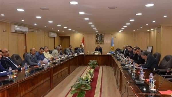 محافظ أسيوط  يؤكد للنواب حل مشاكل المواطنين وتنفيذ المشروعات