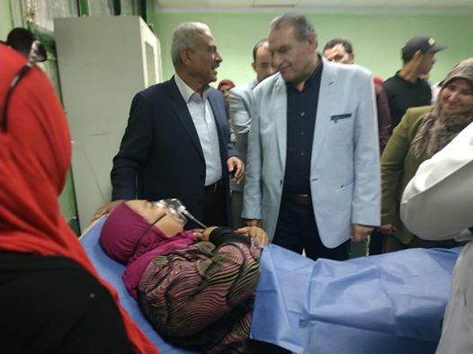 اليوم محافظ السويس والقيادات التنفيذية والتعليمية تتابع حالة طالبات الاختناق
