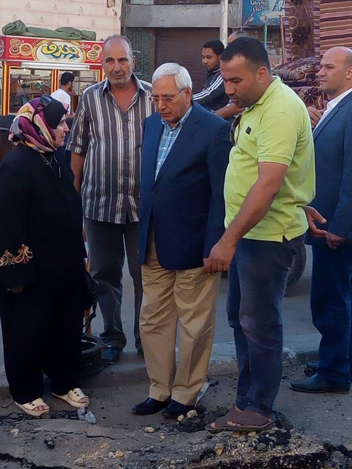 محافظ الدقهلية يتفقد شوارع المنصورة وميت غمر