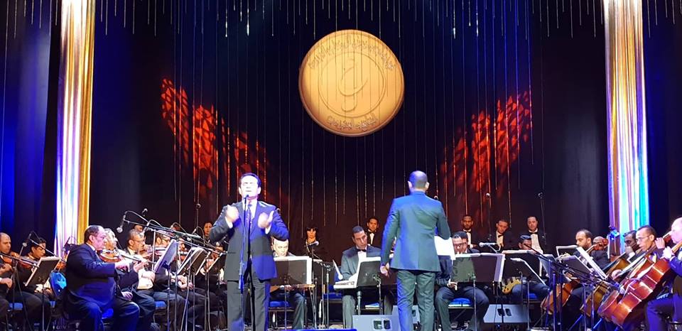 محمد ثروت يشعل مسرح المركز الثقافى فى مهرجان الموسيقى العربية