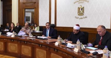 رئيس مجلس الوزراء يشيد باهتمام الدولة بالشباب