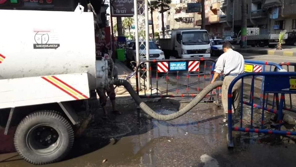 محافظ بورسعيد تعلن الطواري بين أجهزة الاحياء لمواجهة الأمطار