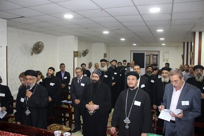 صور..الأنبا هرمينا يلتقى اللجنة العامة للتربية الدينية بدير العذراء بياض ببنى سويف