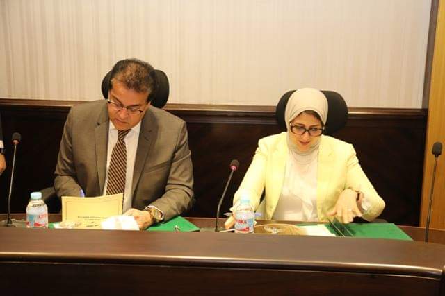 وزيرا التعليم العالى والصحة يوقعان بروتوكول للتعاون المشترك