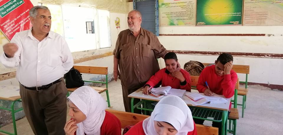 نجاتي يتفقد فصول مدرسة البساتين الإعدادية بالوادي الجديد