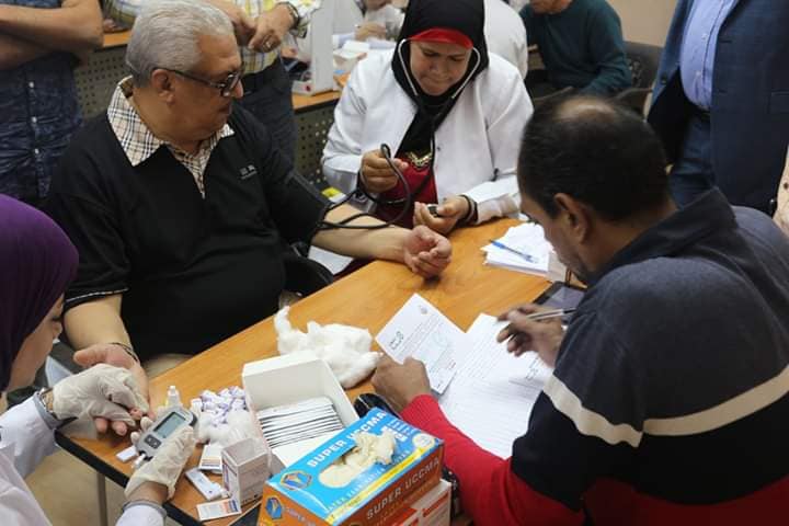 شركة نهضة مصر تتعاون مع الرئيس وتنقل نفايات حمله 100مليون صحه بالمجان