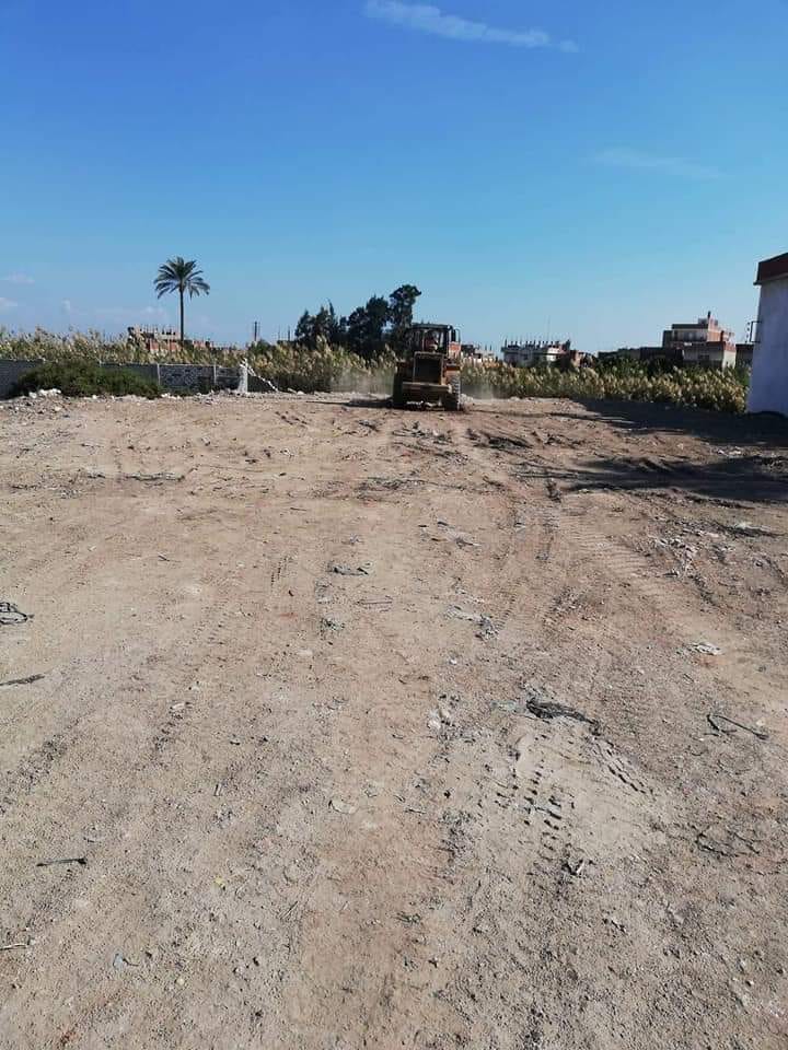 رئيس مدينة دمنهور يتابع أعمال تطوير الثرى
