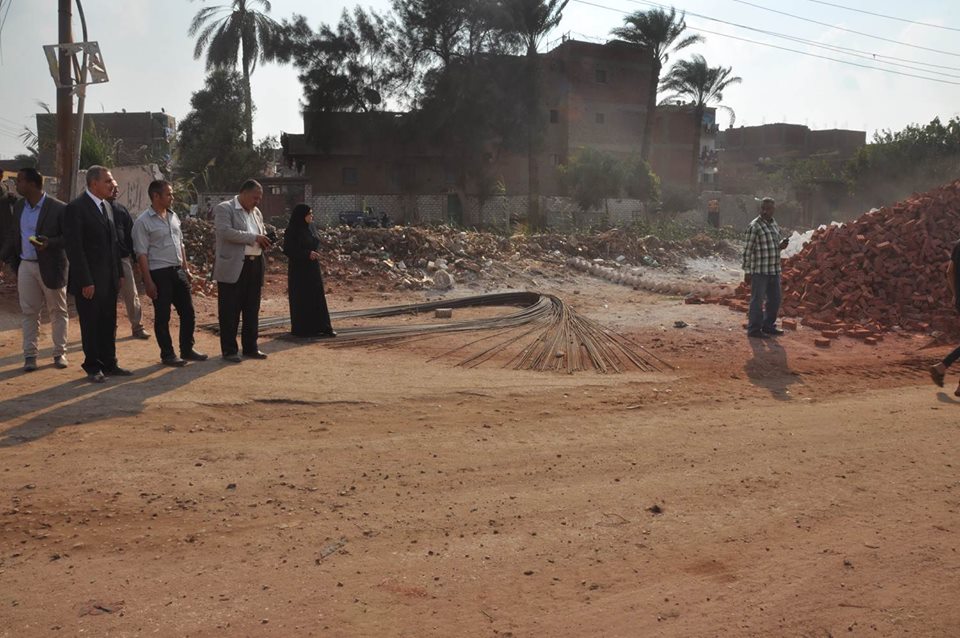 محافظ أسيوط يقود حملة لازالة التعديات في عزبة الورد
