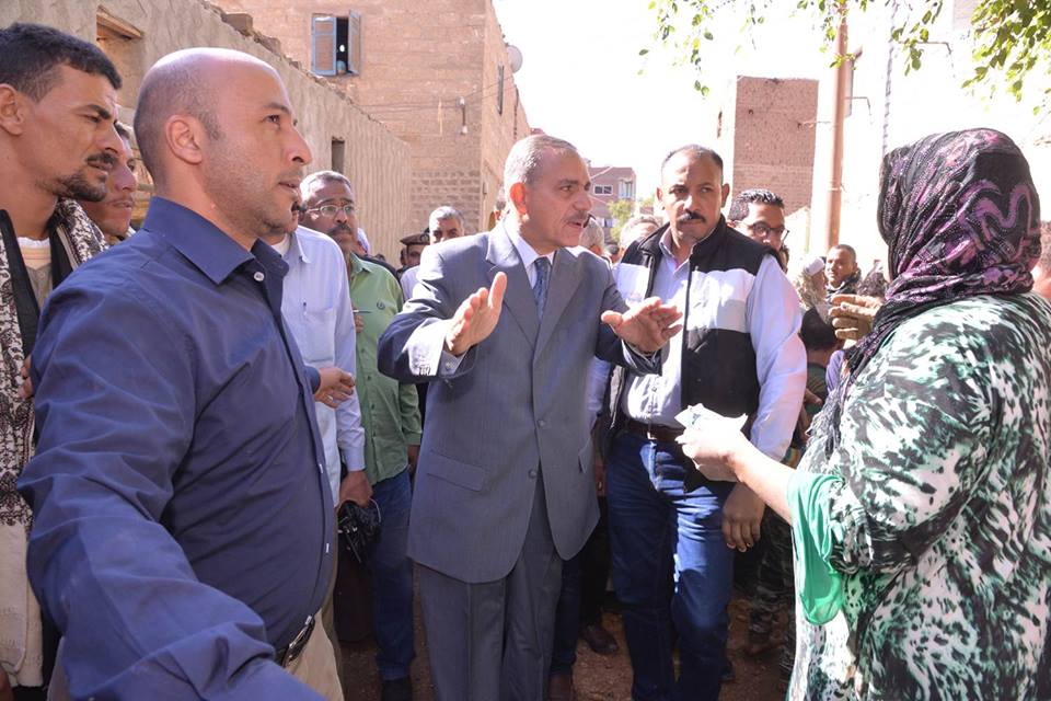 محافظ أسيوط يتابع جهود إزالة آثار الأمطار