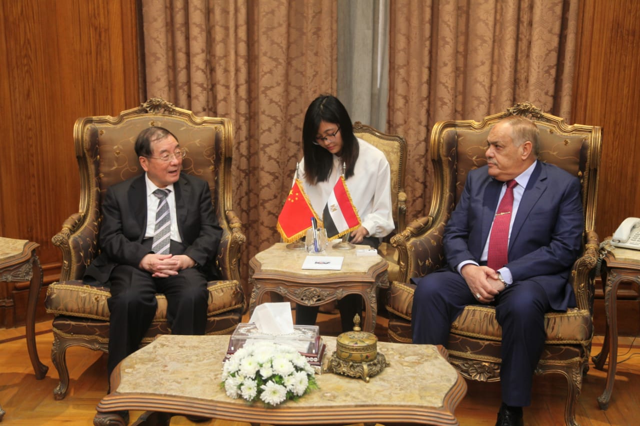 عبد المنعم التراس يستقبل سفير الصين لــدي مصر