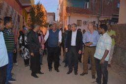 الزملوط وصديق يتفقدا مشروع تطوير منطقة عين أم الزير بمدينة الخارجة .