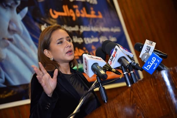 نيللي كريم تتفقد معرض منتجات الغارمات وتعبر عن سعادتها بجودة المنتجات