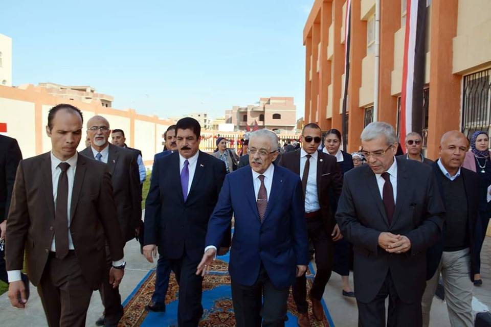 شوقي ومرزوق يفتتحان المدرسة الرسمية الدولية بالعبور بتكلفة 6 مليون جنيه