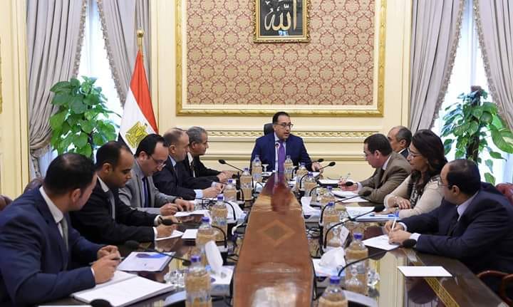 رئيس الوزراء يترأس اجتماع اللجنة الرئيسية لتقنين أوضاع الكنائس