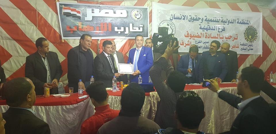 الدقهلية تستقبل إبنها رمز السلام ” نورالدين ” بالورود